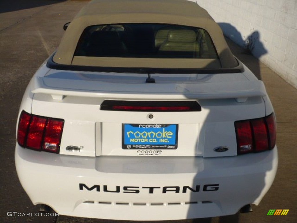 2001 Mustang GT Convertible - Oxford White / Medium Parchment photo #4