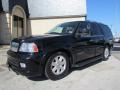 Black Clearcoat 2005 Lincoln Navigator Luxury Exterior