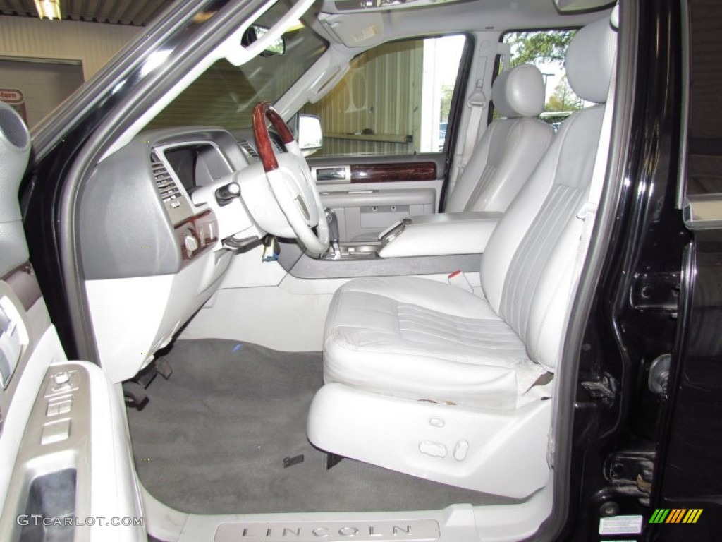 Dove Grey Interior 2005 Lincoln Navigator Luxury Photo #55594501