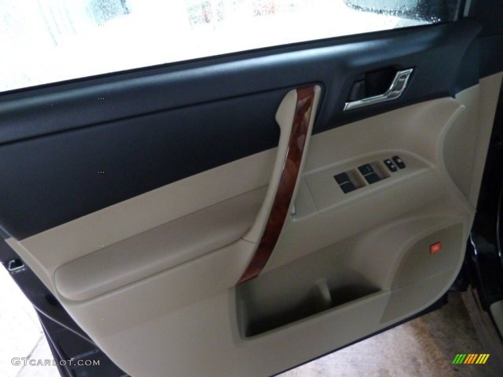 2012 Toyota Highlander Limited 4WD Sand Beige Door Panel Photo #55595527