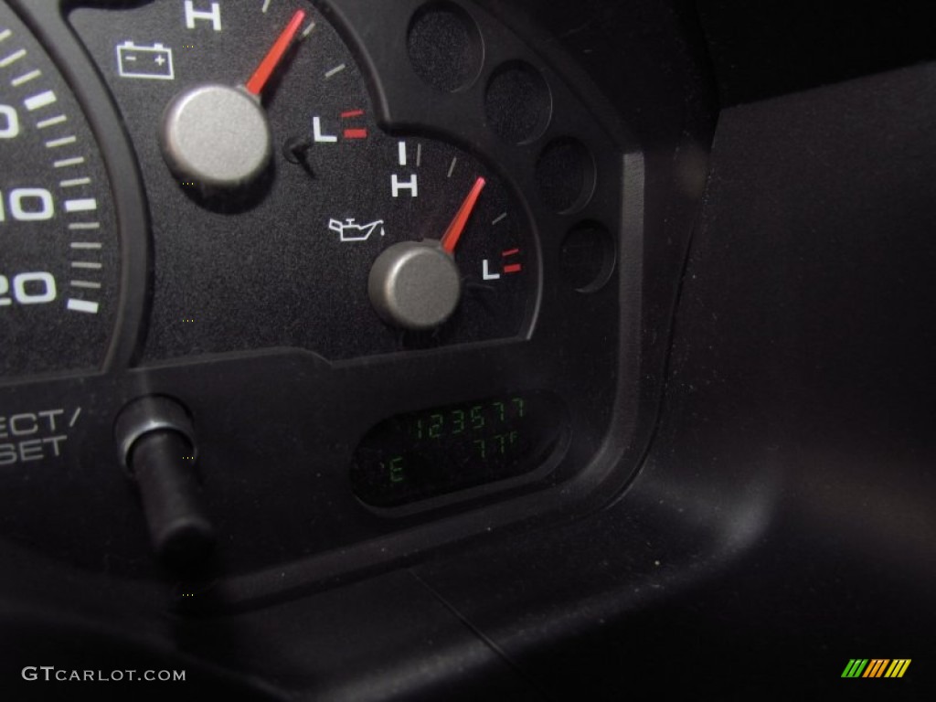 2003 Explorer XLT - Black / Medium Parchment Beige photo #22