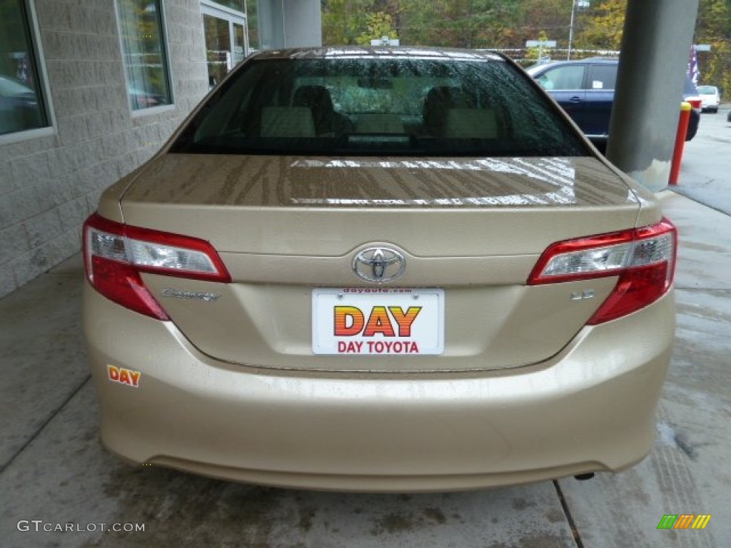 2012 Camry LE - Sandy Beach Metallic / Ivory photo #3