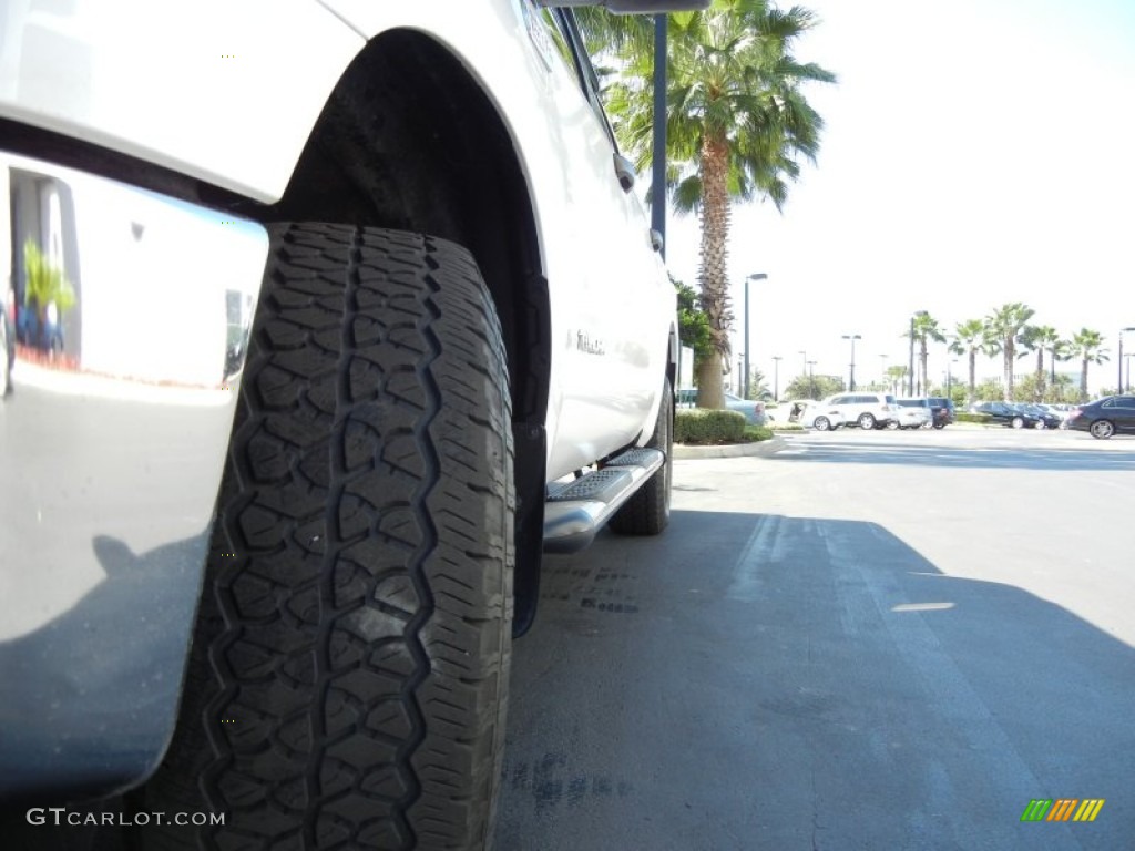 2010 Tundra TRD CrewMax 4x4 - Super White / Graphite Gray photo #14