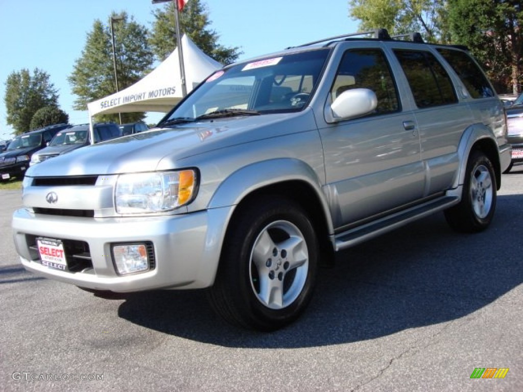 2002 QX4  - Brilliant Silver Metallic / Graphite photo #2