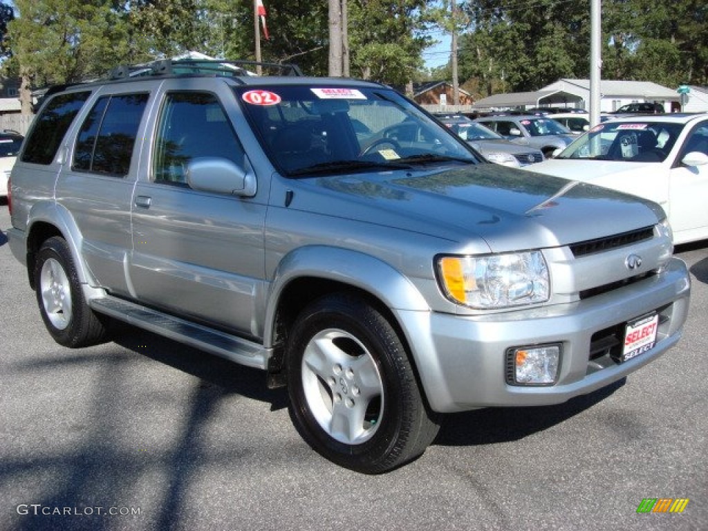2002 QX4  - Brilliant Silver Metallic / Graphite photo #6