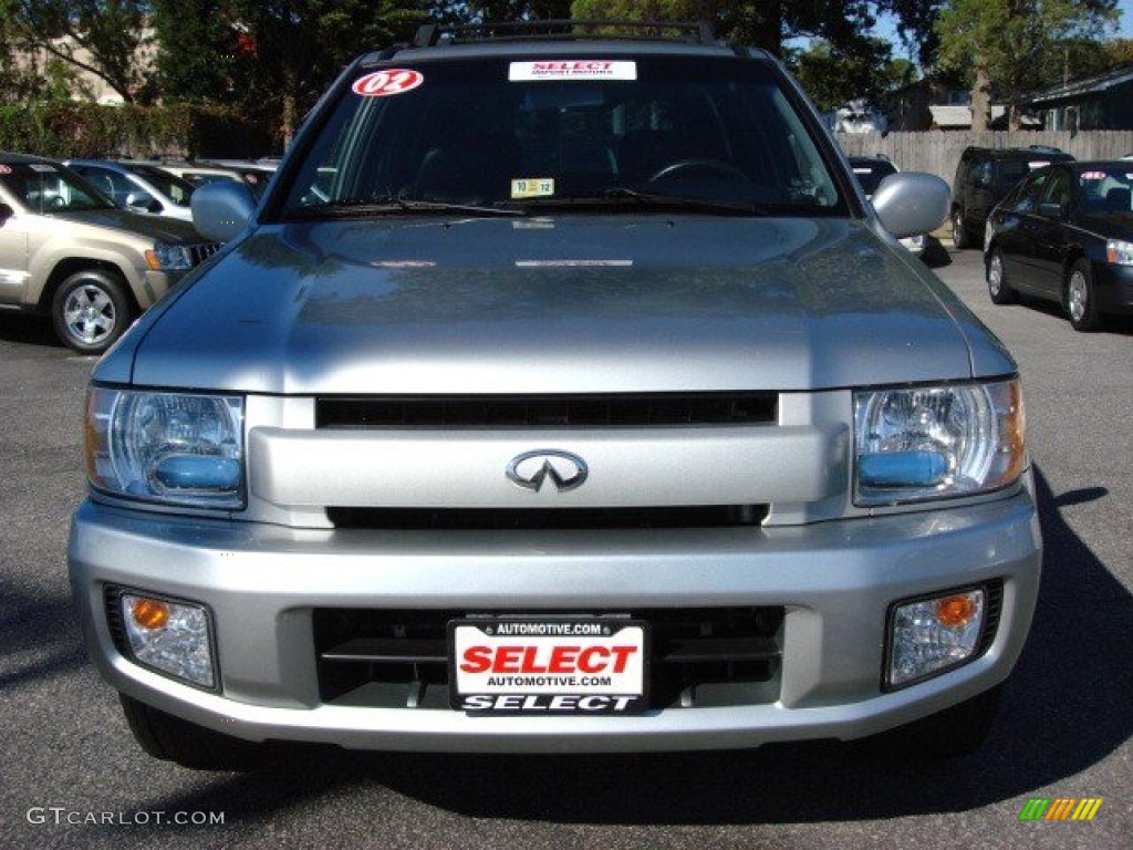 2002 QX4  - Brilliant Silver Metallic / Graphite photo #7