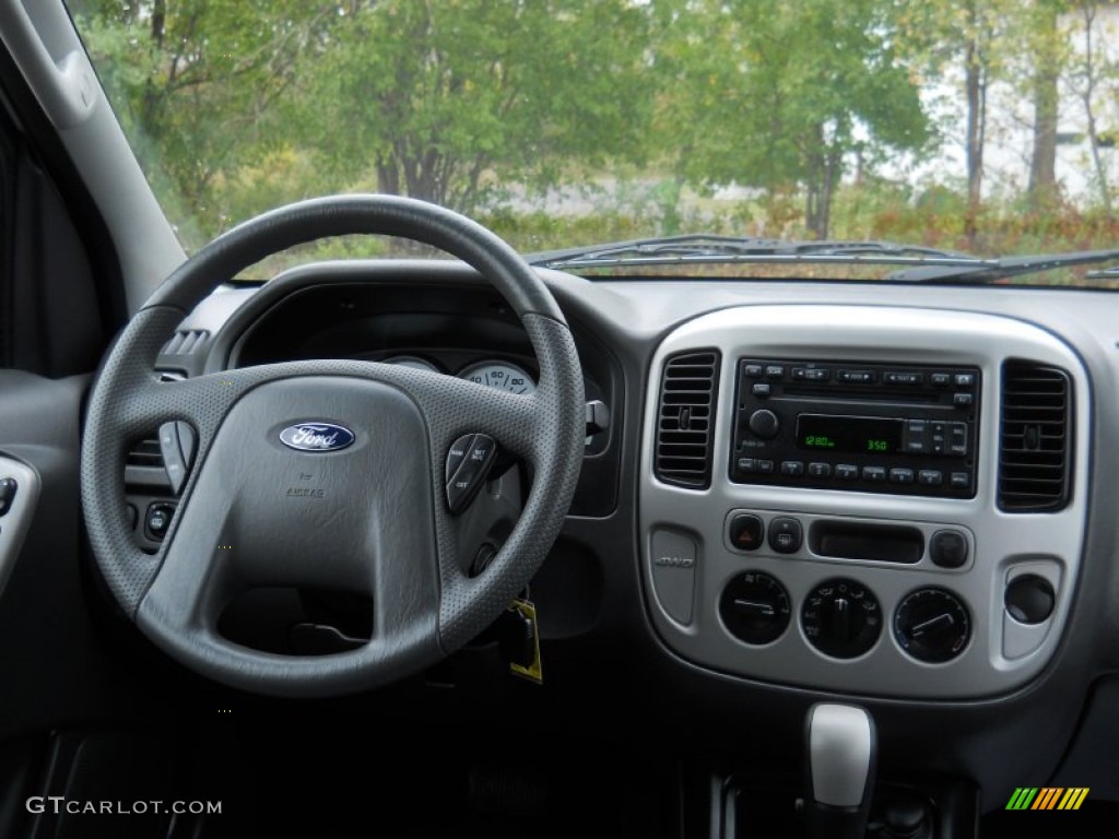 2007 Ford Escape XLT 4WD Dashboard Photos