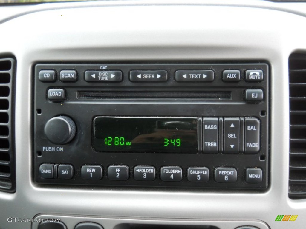 2007 Ford Escape XLT 4WD Audio System Photo #55600150