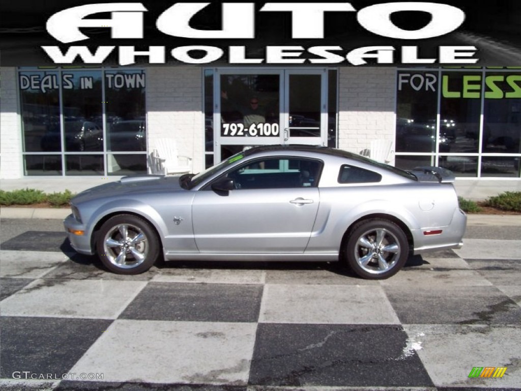 2009 Mustang GT Premium Coupe - Brilliant Silver Metallic / Dark Charcoal photo #1
