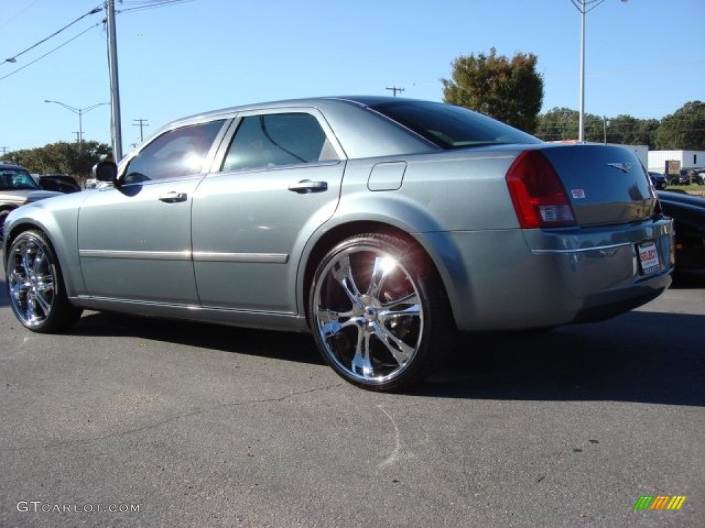 2007 300 Touring - Silver Steel Metallic / Dark Slate Gray/Light Graystone photo #4