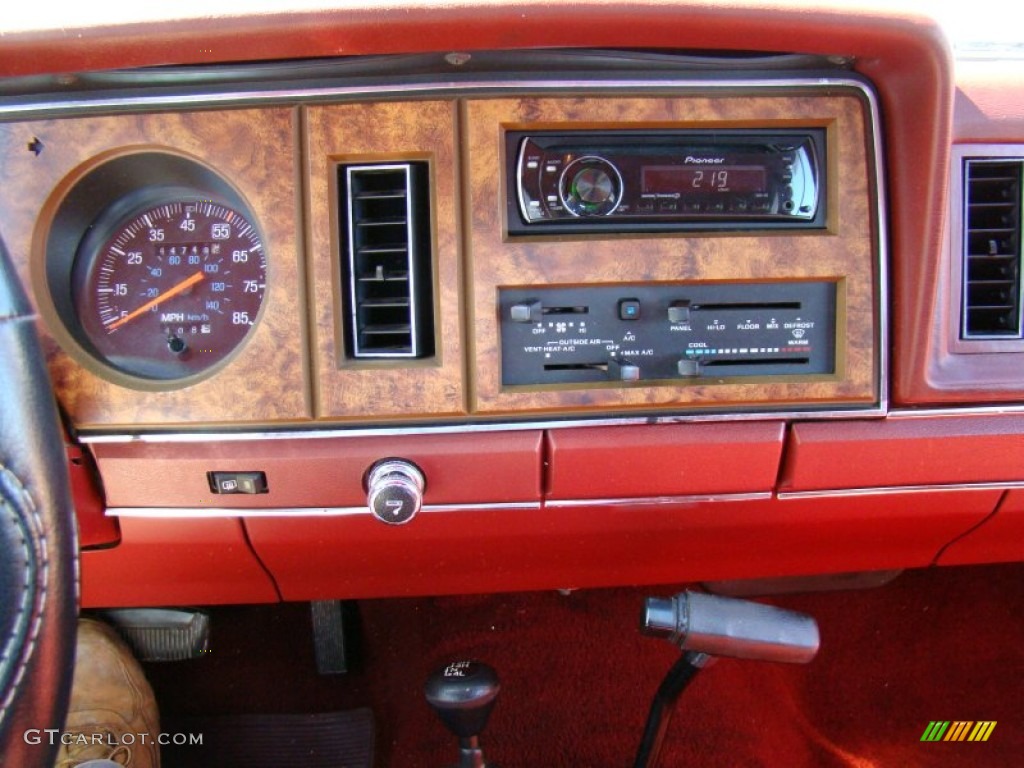 1986 Ford Bronco II XLT 4x4 Controls Photos
