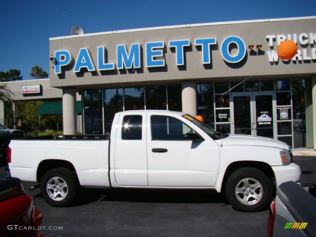 2006 Dakota SLT Club Cab - Bright White / Medium Slate Gray photo #1