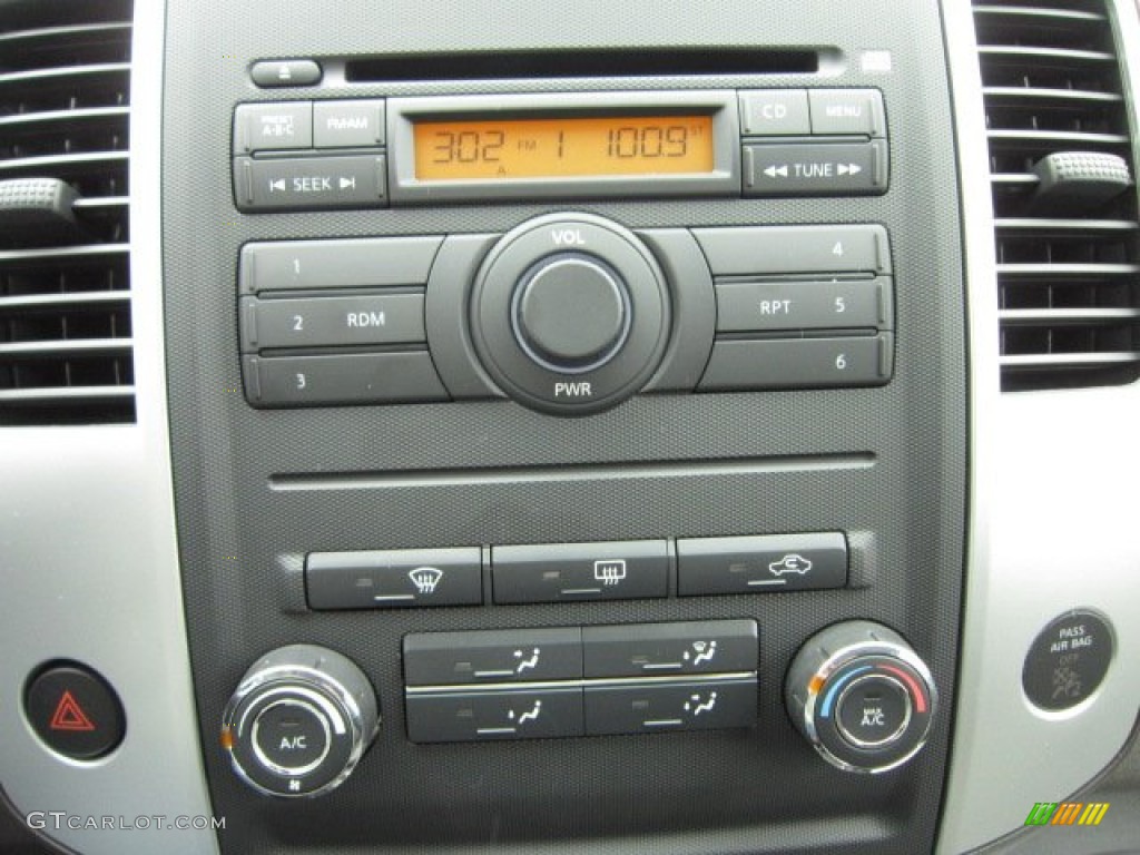 2012 Nissan Xterra S 4x4 Controls Photo #55607503