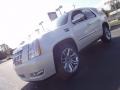 White Diamond Tricoat - Escalade Platinum AWD Photo No. 2