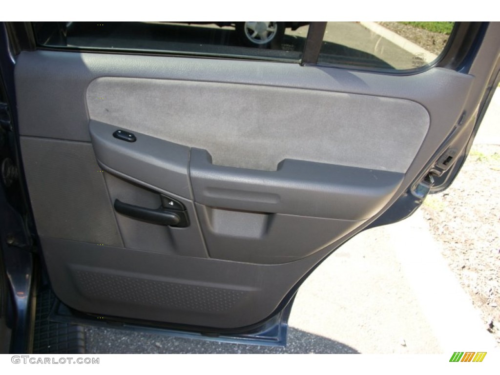 2005 Explorer XLT 4x4 - Medium Wedgewood Blue Metallic / Medium Parchment photo #19