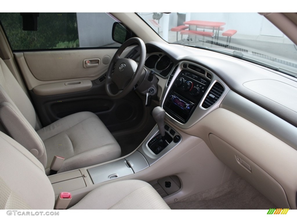 2004 Toyota Highlander 4WD Ivory Dashboard Photo #55611238