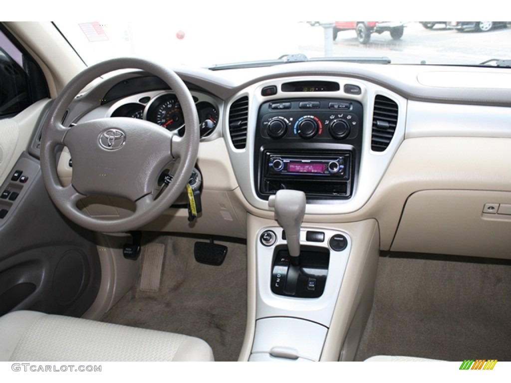 Ivory Interior 2004 Toyota Highlander 4WD Photo #55611268