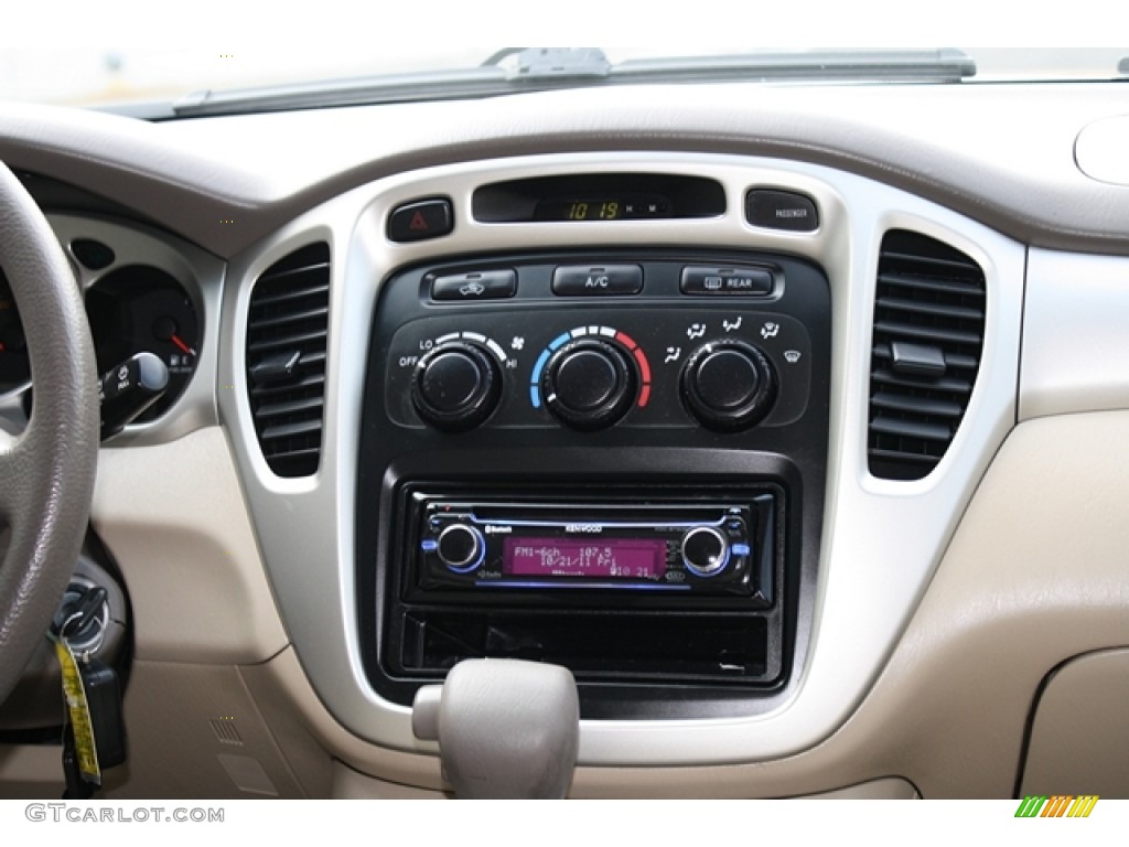 2004 Toyota Highlander 4WD Controls Photo #55611283