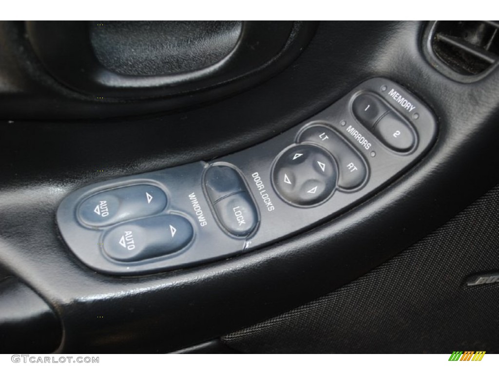 2002 Chevrolet Corvette Coupe Controls Photo #55611940