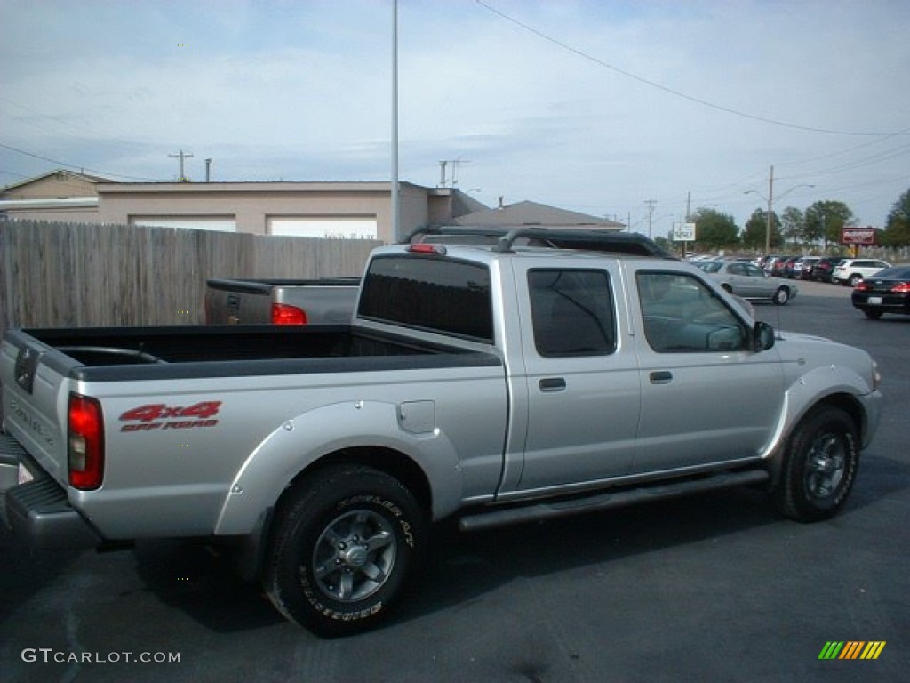 2004 Frontier XE V6 Crew Cab 4x4 - Radiant Silver Metallic / Gray photo #9