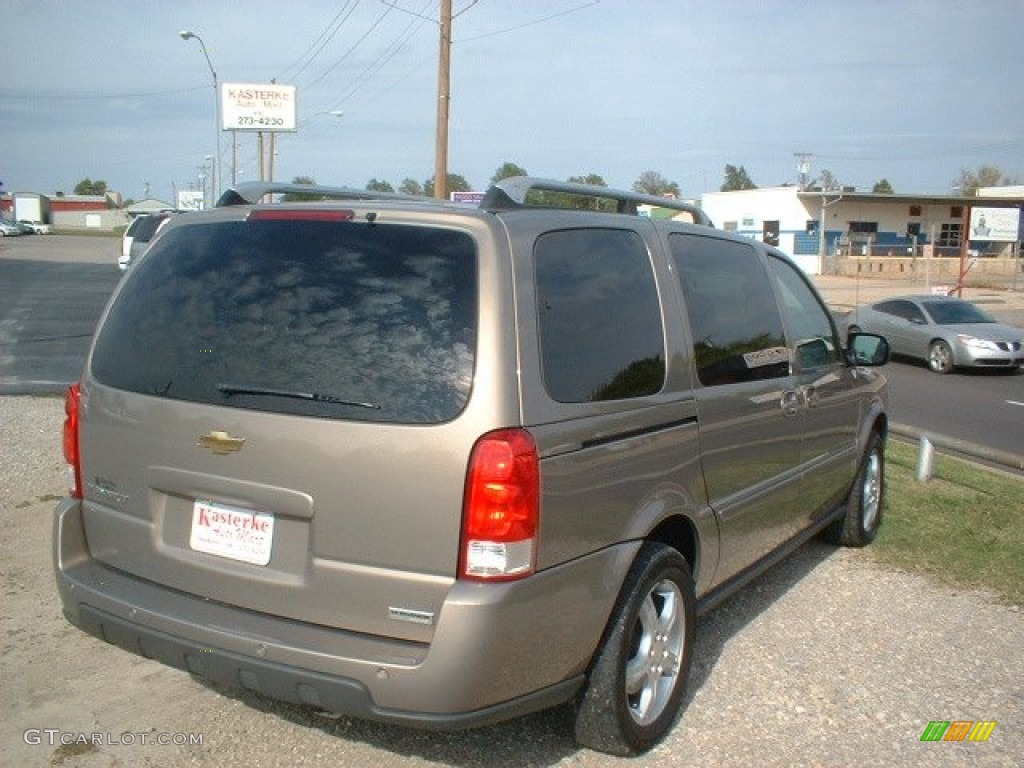 2006 Uplander LT AWD - Amber Bronze Metallic / Cashmere photo #5