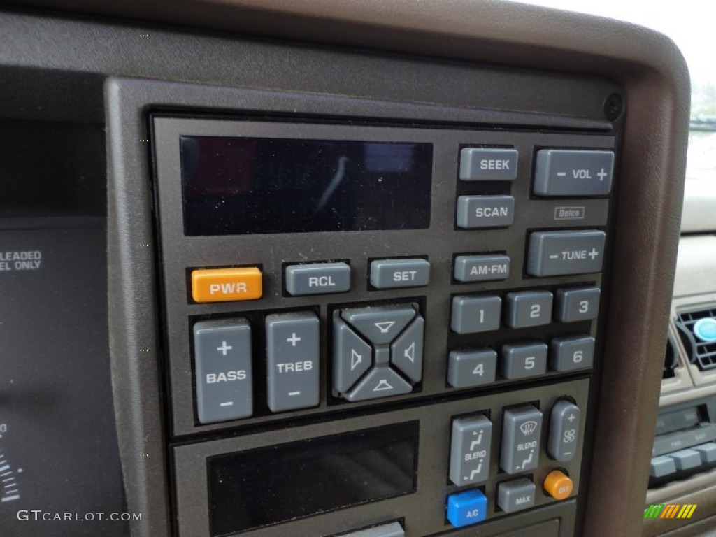 1994 GMC Sierra 1500 SL Extended Cab 4x4 Controls Photo #55615378