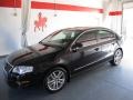 Deep Black - Passat Lux Sedan Photo No. 1