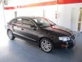 Deep Black - Passat Lux Sedan Photo No. 5