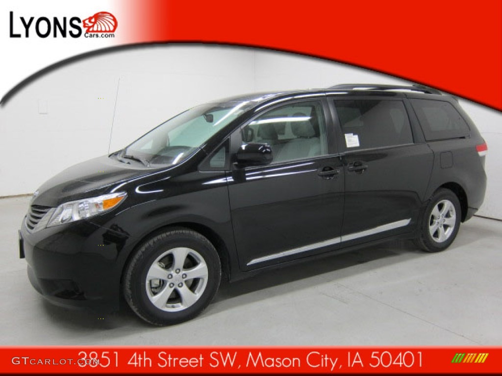 2011 Sienna LE - Black / Light Gray photo #11