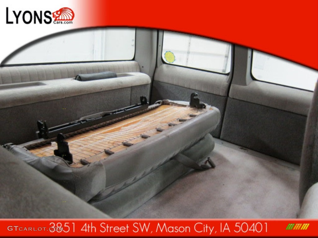 1994 Suburban C1500 - Atlantic Blue Metallic / Gray photo #3