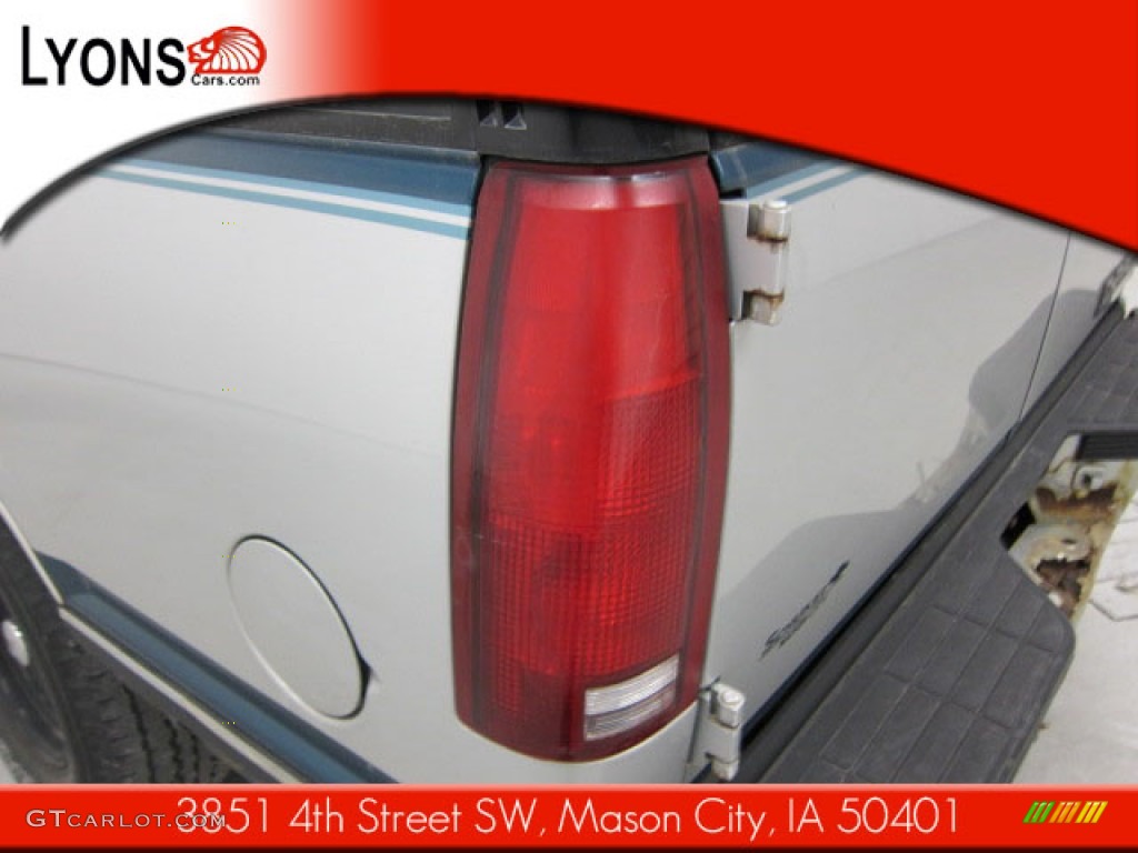 1994 Suburban C1500 - Atlantic Blue Metallic / Gray photo #6