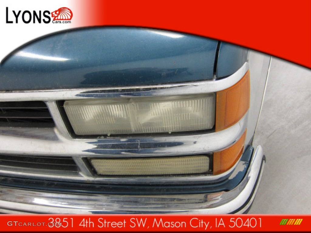 1994 Suburban C1500 - Atlantic Blue Metallic / Gray photo #12