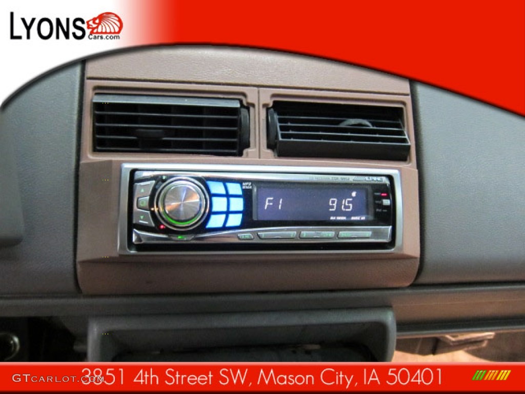 1994 Suburban C1500 - Atlantic Blue Metallic / Gray photo #13