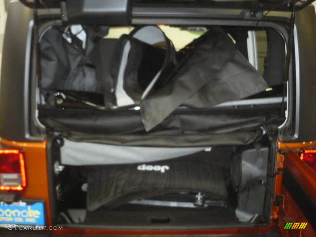 2011 Wrangler Rubicon 4x4 - Mango Tango Pearl / Black photo #9