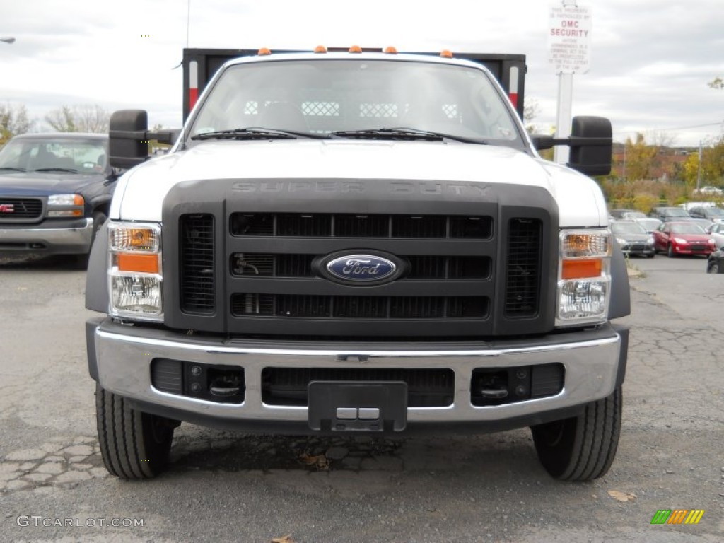 Oxford White 2008 Ford F550 Super Duty XL Regular Cab Chassis Stake Truck Exterior Photo #55619406