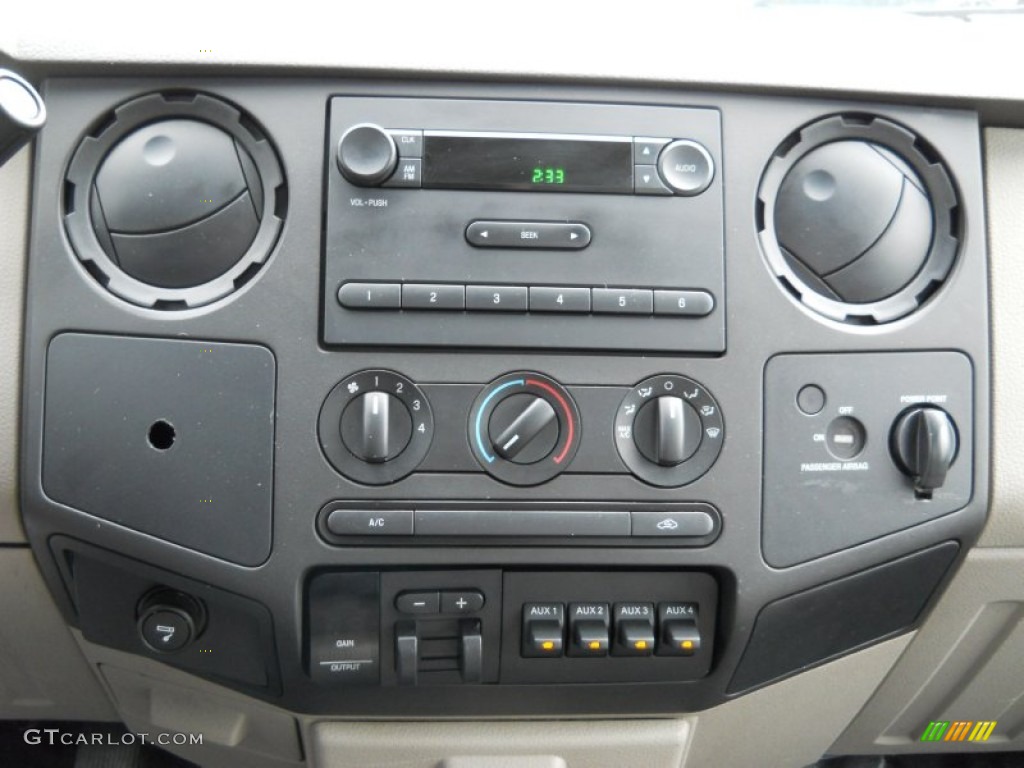 2008 Ford F550 Super Duty XL Regular Cab Chassis Stake Truck Controls Photo #55619478