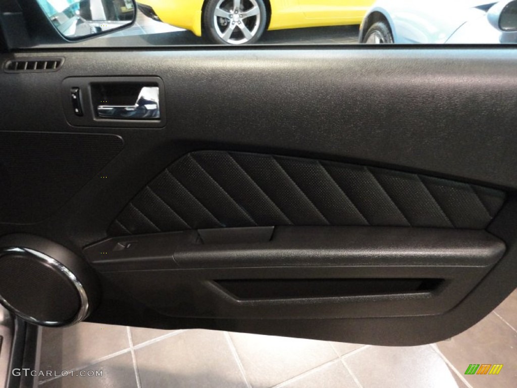 2010 Ford Mustang GT Premium Coupe Charcoal Black Door Panel Photo #55622752