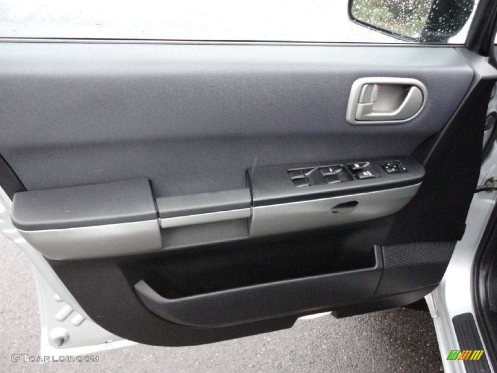 2004 Mitsubishi Endeavor LS AWD Charcoal Gray Door Panel Photo #55623077