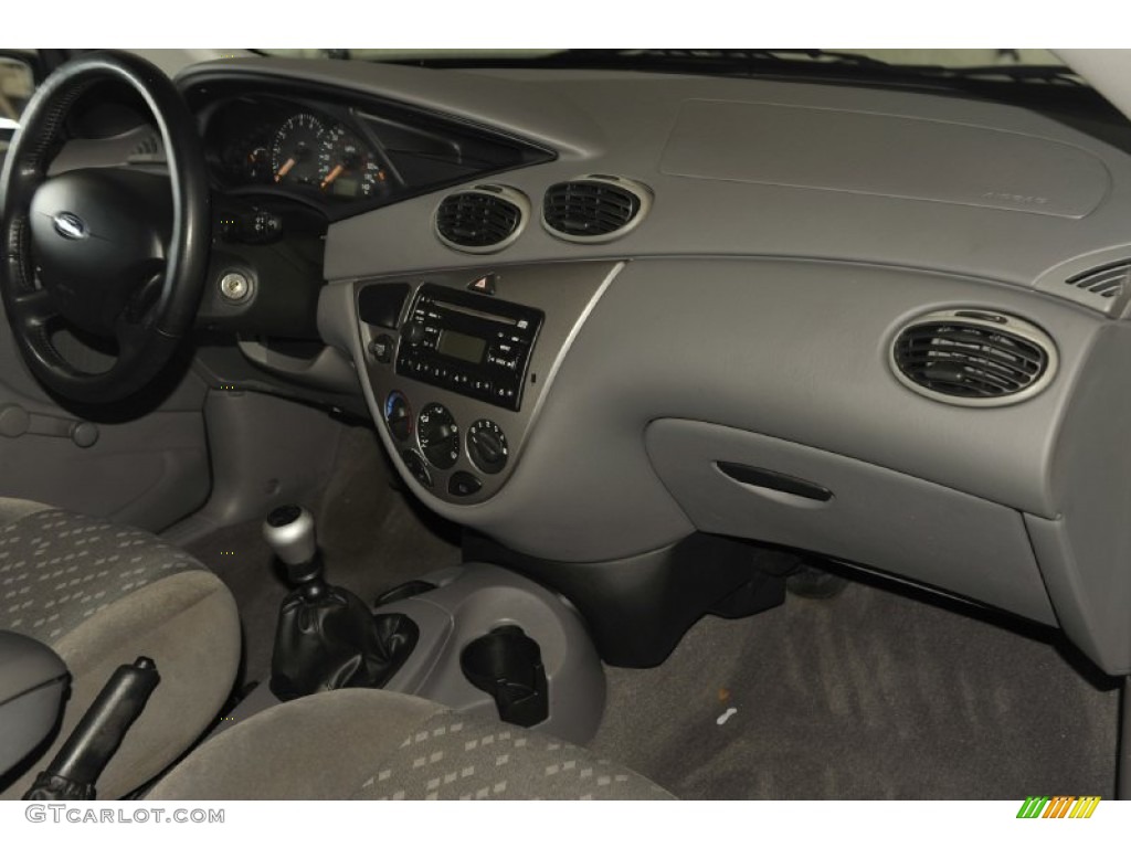2002 Ford Focus ZX3 Coupe Dashboard Photos