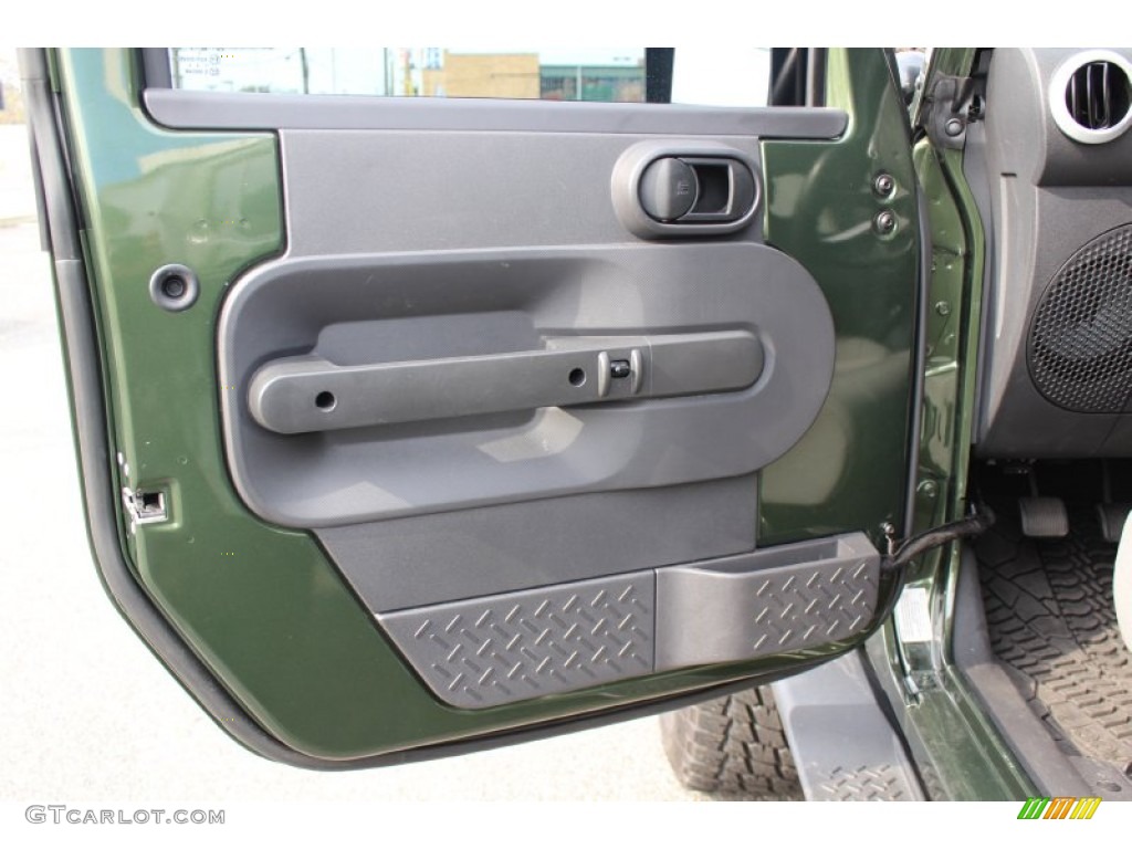 2009 Wrangler Unlimited Sahara 4x4 - Jeep Green Metallic / Dark Slate Gray/Medium Slate Gray photo #6