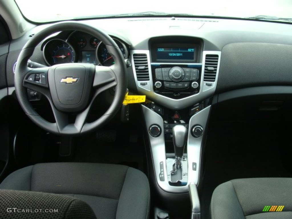 2011 Chevrolet Cruze LT Jet Black Dashboard Photo #55631726