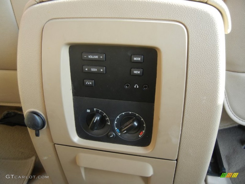 2006 Ford Expedition Limited Controls Photo #55636314