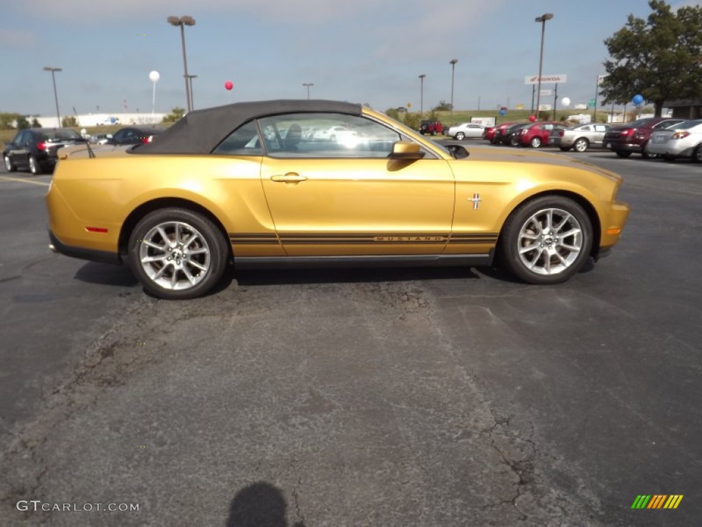 2010 Mustang V6 Premium Convertible - Sunset Gold Metallic / Charcoal Black photo #4