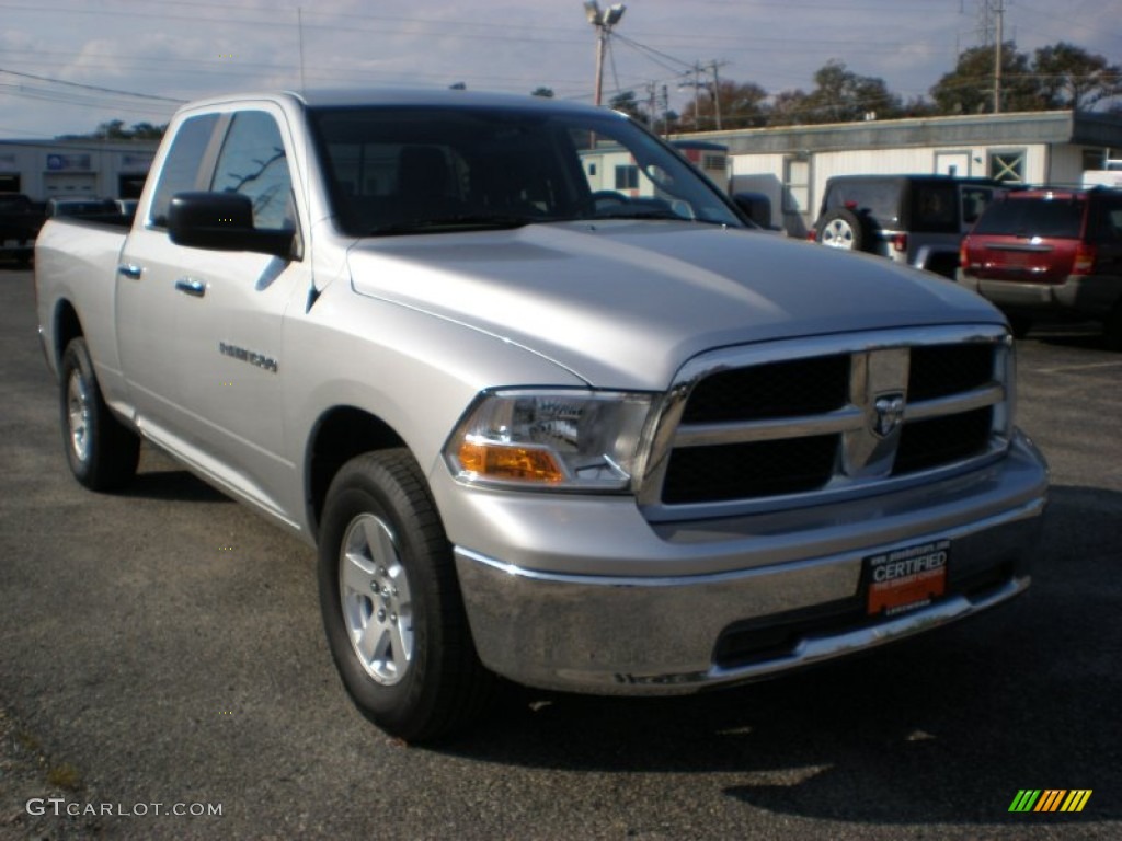 2011 Ram 1500 SLT Quad Cab 4x4 - Bright Silver Metallic / Dark Slate Gray/Medium Graystone photo #3