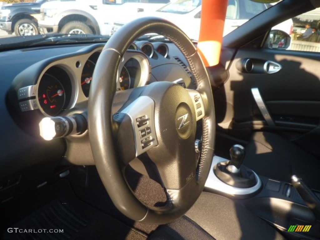 2006 Nissan 350Z Grand Touring Coupe Carbon Black Steering Wheel Photo #55645808