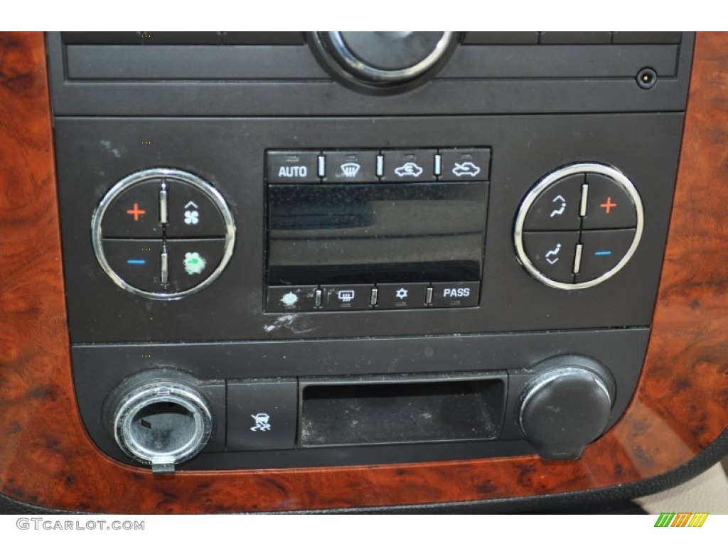2007 Chevrolet Avalanche LT 4WD Controls Photo #55645925