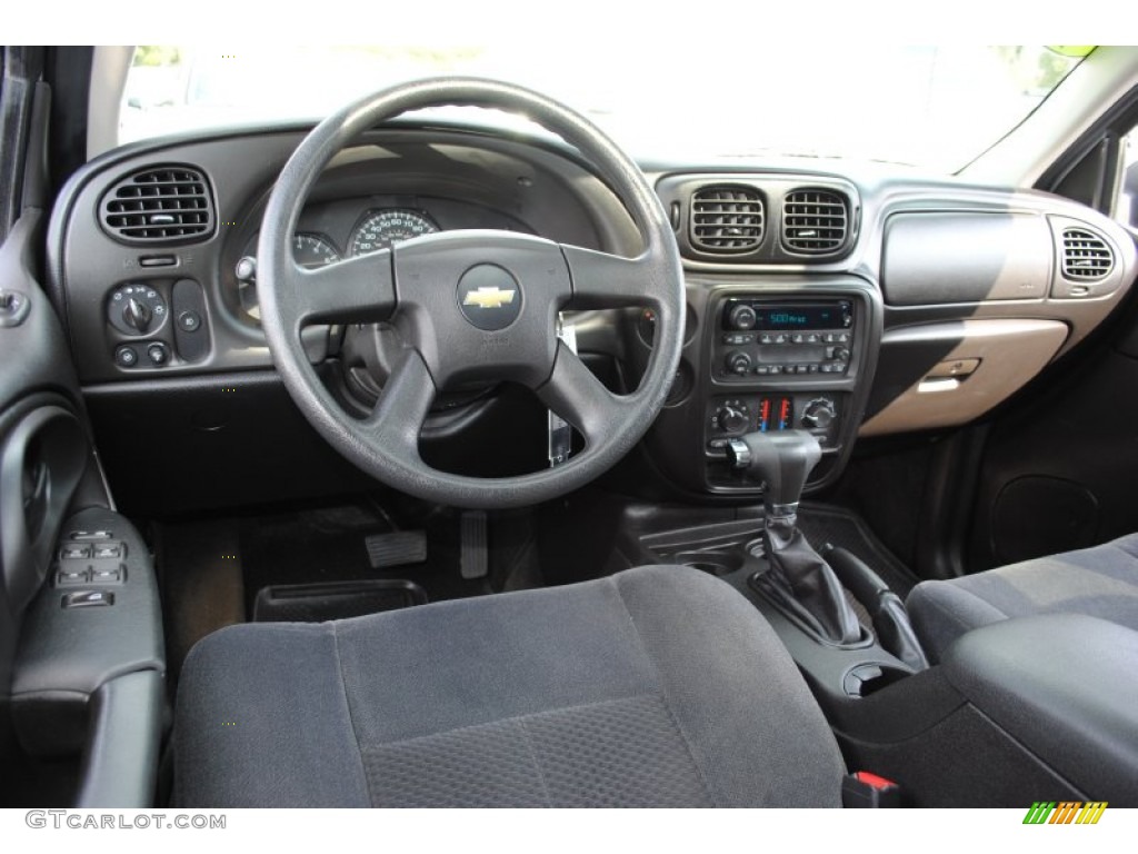 2009 TrailBlazer LT 4x4 - Silver Ice Metallic / Gray photo #10