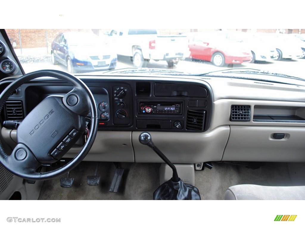 1995 Dodge Ram 2500 Laramie Extended Cab Tan Dashboard Photo #55650110