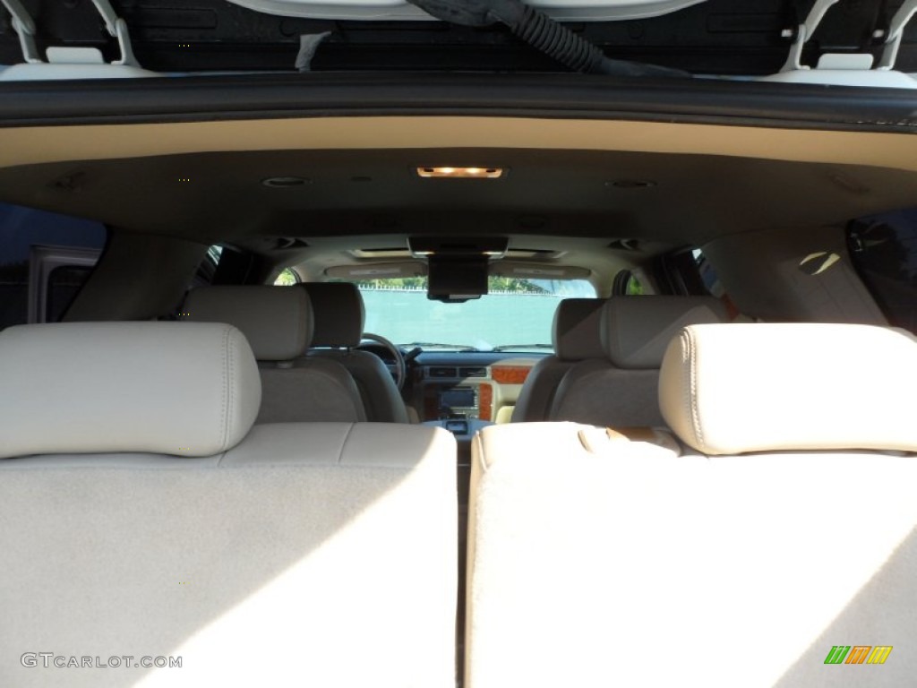 2009 Tahoe LTZ - White Diamond Tricoat / Light Cashmere photo #29