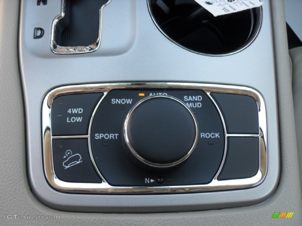 2012 Jeep Grand Cherokee Limited 4x4 Controls Photo #55654088